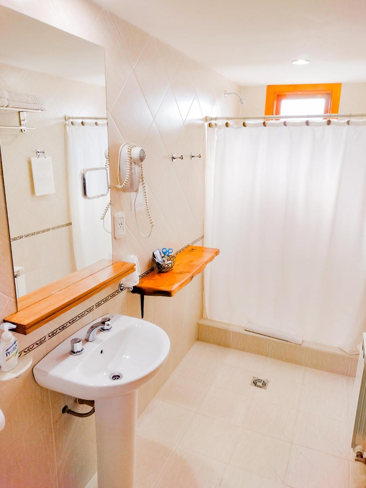Hotel Y Cabanas Casa De Piedra Тревелин Экстерьер фото