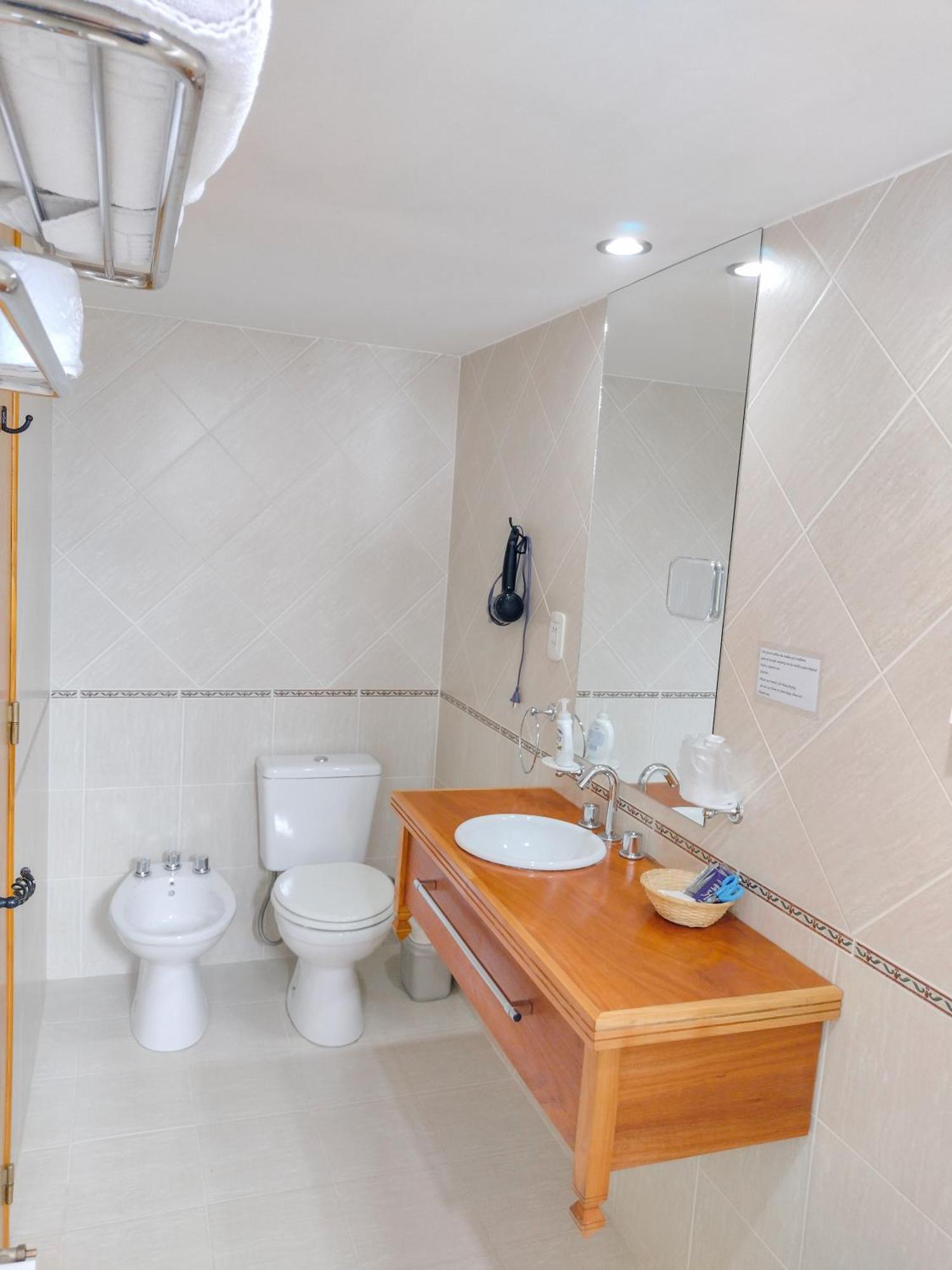 Hotel Y Cabanas Casa De Piedra Тревелин Экстерьер фото